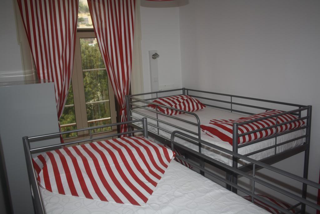 Hostel 402 Figueira da Foz Oda fotoğraf